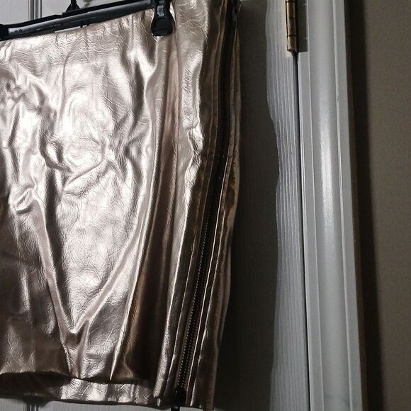 Future Collective faux leather champagne color mini skirt Sz XXL NWT - Picture 4 of 7